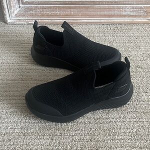 NWOT Skechers Black Slip-On Knit Sneakers, kids size 1